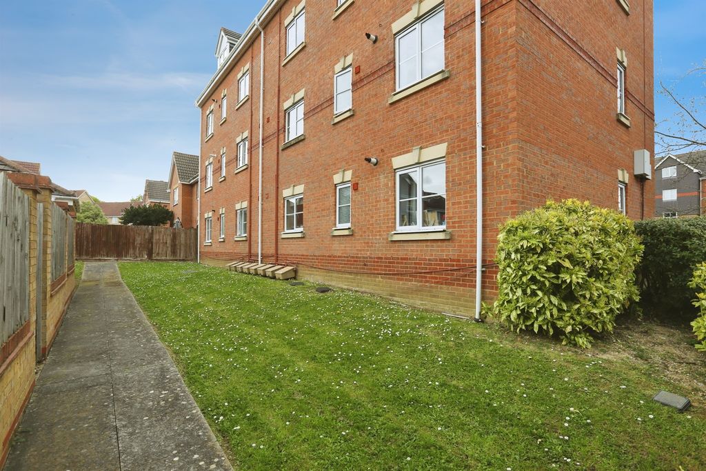 Additional image 15 of 2 bed flat for saleFawn Crescent, Hedge End, Southampton SO30