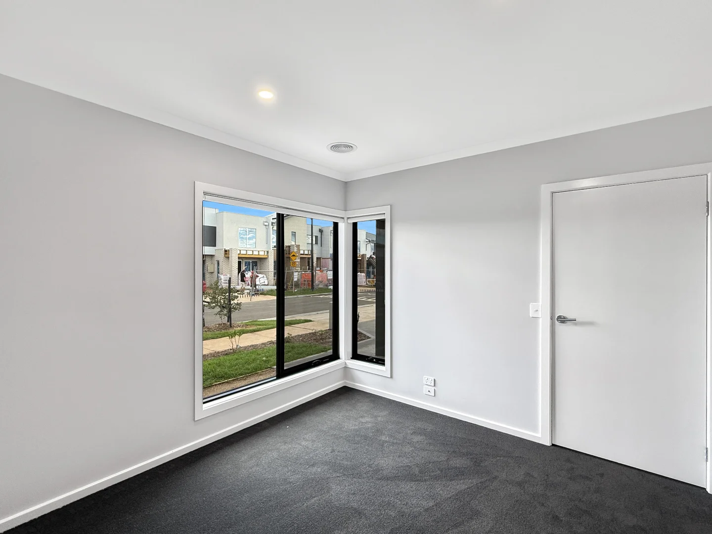 Additional image 2 of 33 Harshaw Road, Thornhill Park VIC 3335