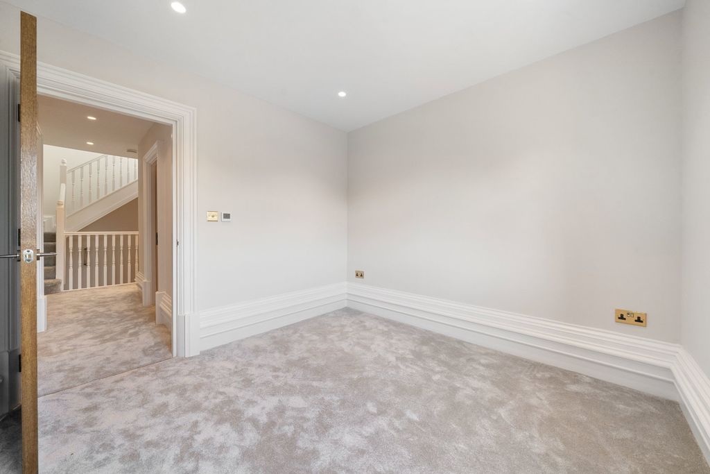 Additional image 13 of 2 bed flat for saleVictoria Road, Formby L37