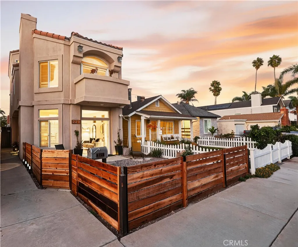 Additional image 2 of 221 Elmira Ave, Huntington Beach, CA 92648