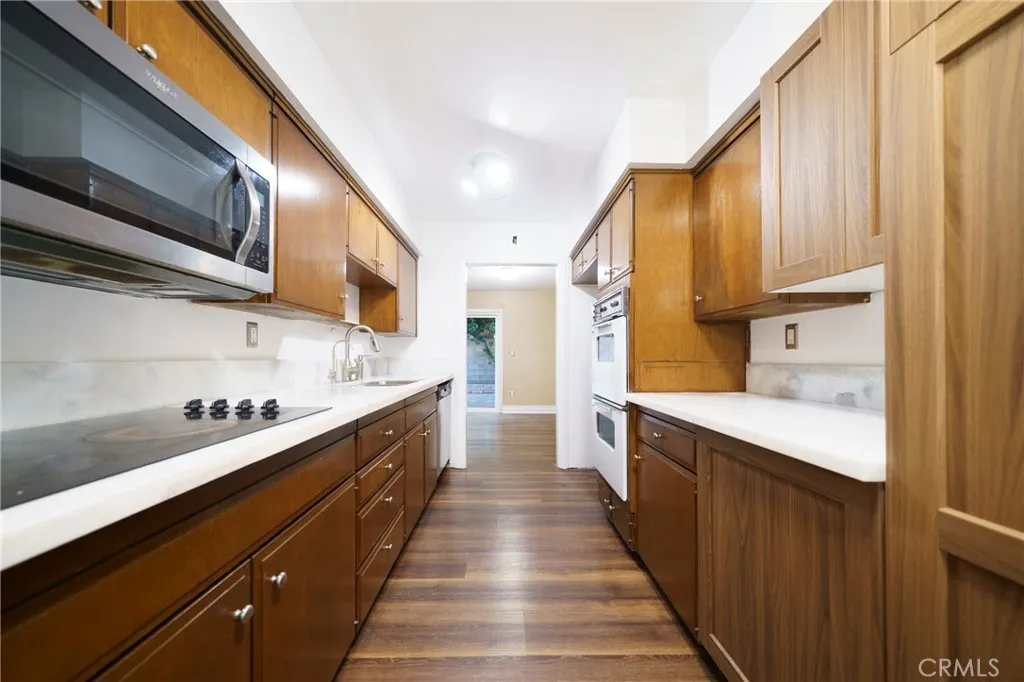 Additional image 20 of 8120 Canby Ave #6, Reseda, CA 91335