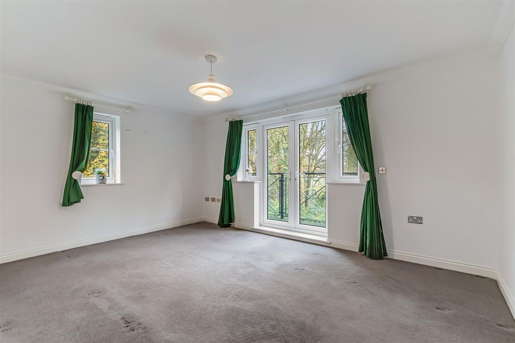 Additional image 3 of 2 bed flat for sale8A Clifton Road, Ben Rhydding, Ilkley LS29