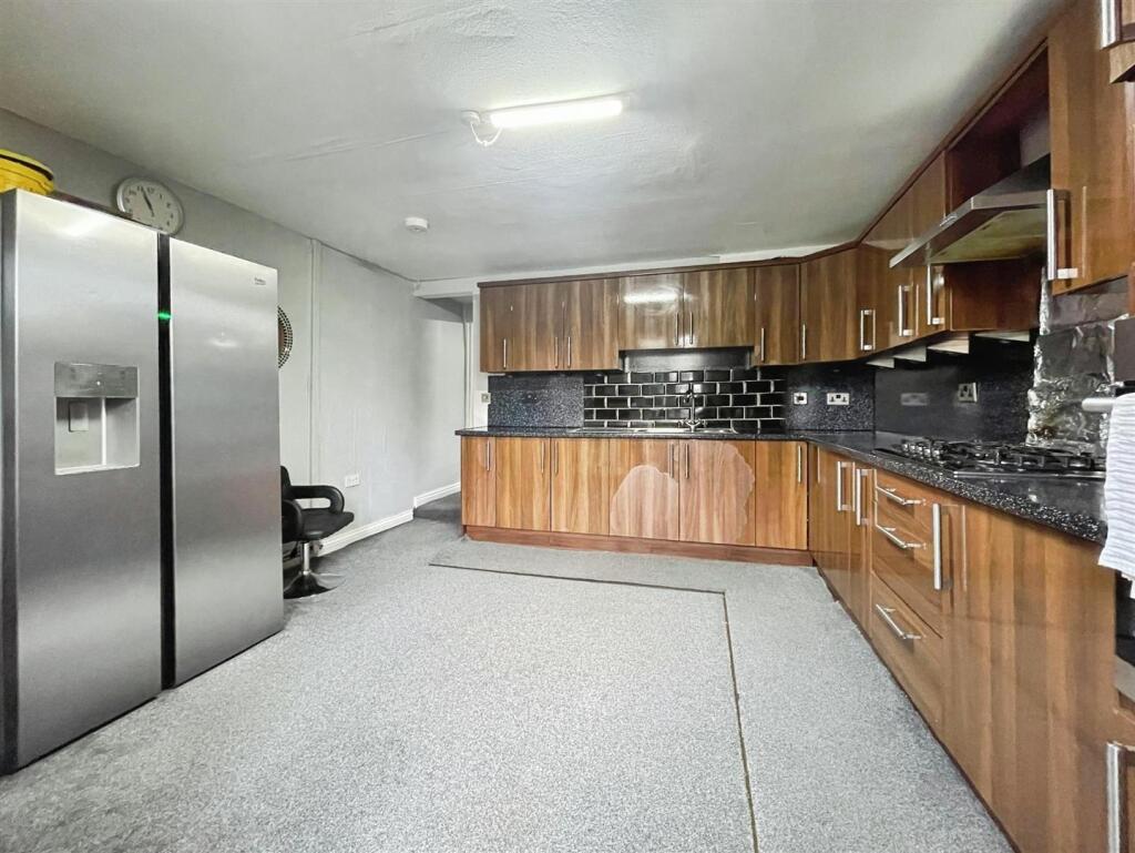 Paley Road Bradford, BD4 7EJ photo 5