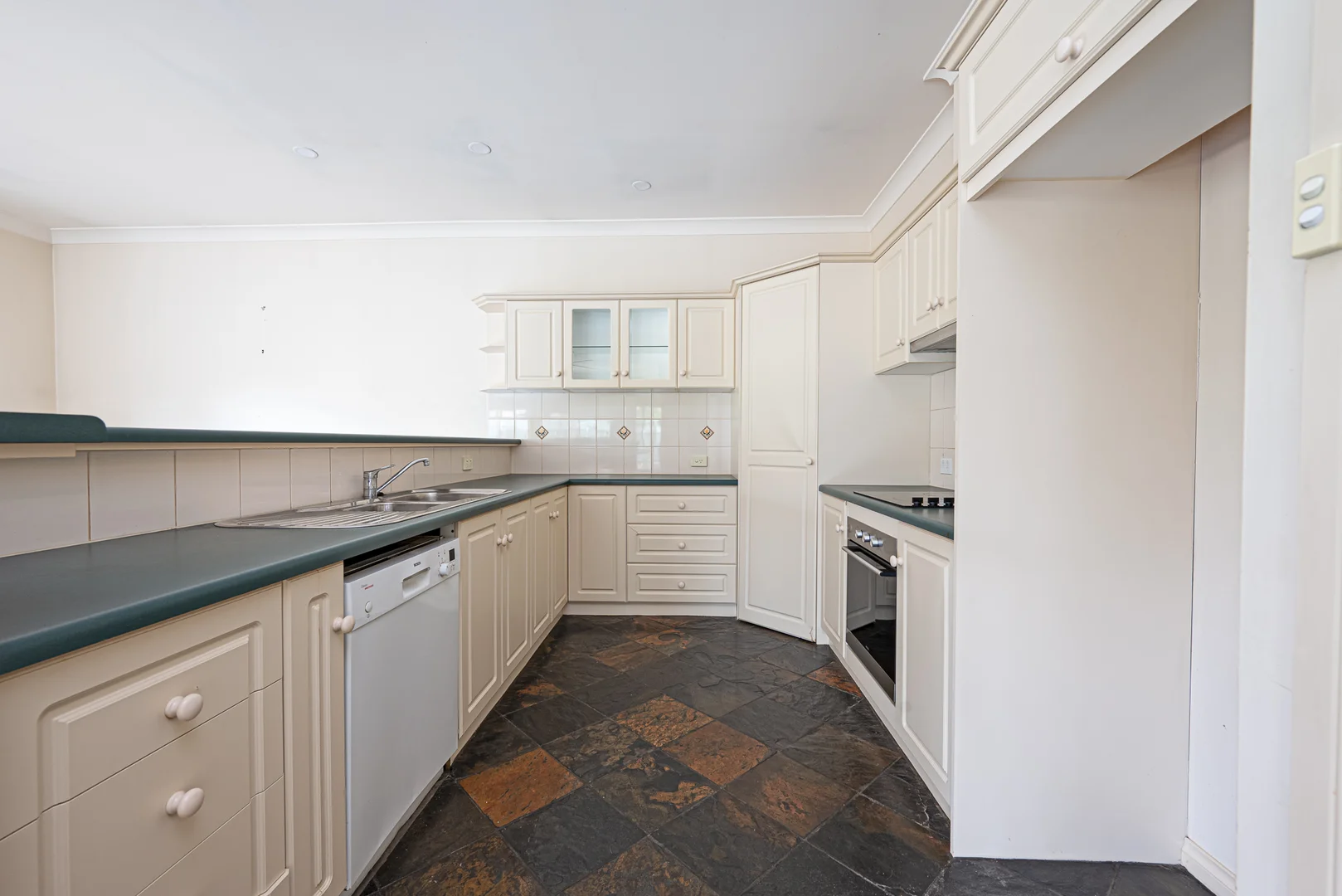 14 Cowper Court, Willunga SA 5172 photo 4