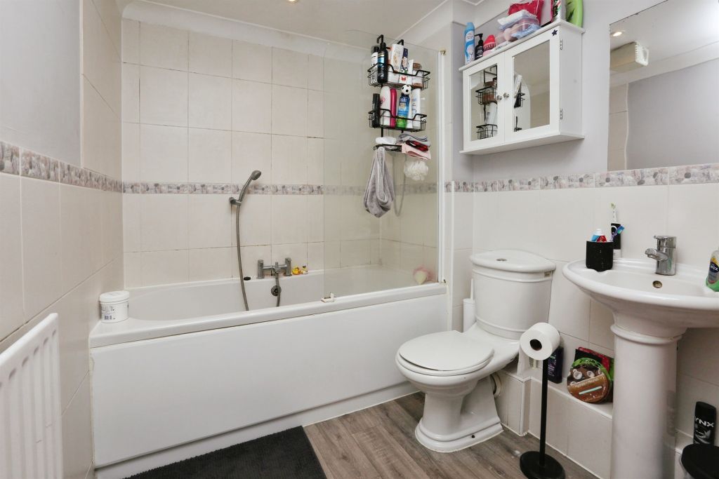Additional image 11 of 1 bed flat for saleLower Northam Road, Hedge End, Southampton SO30