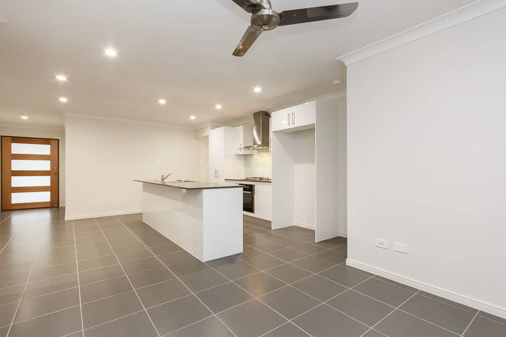 17 Scotland Crescent, Cornubia QLD 4130 photo 4