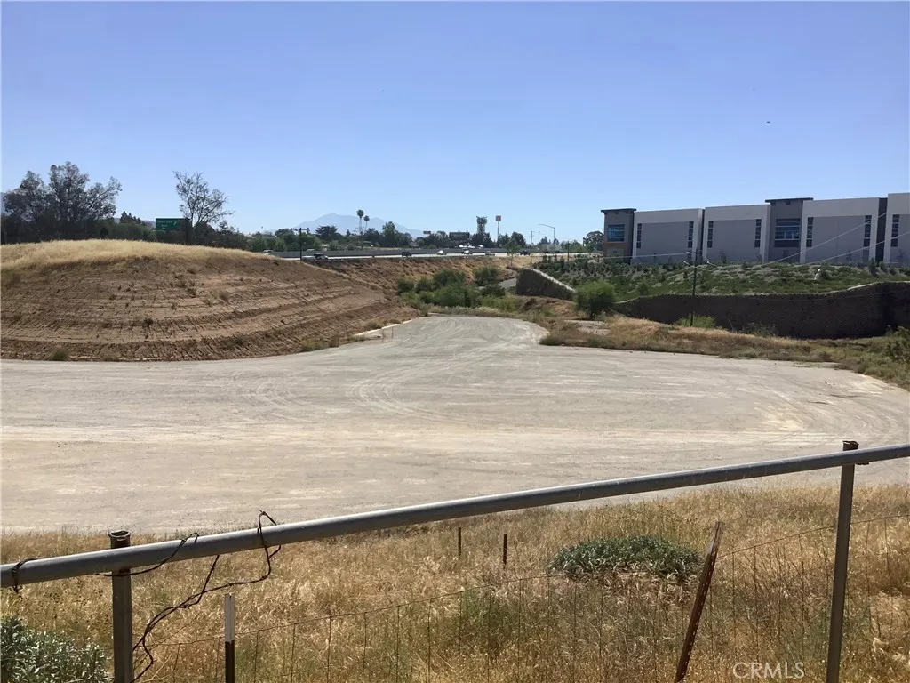 Additional image 50 of 13530 7th Pl, Yucaipa, CA 92399