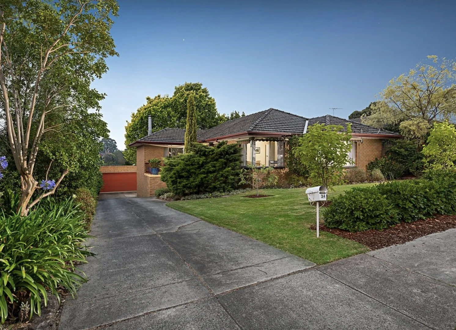 34 Scarlet Ash Drive, Templestowe Lower VIC 3107