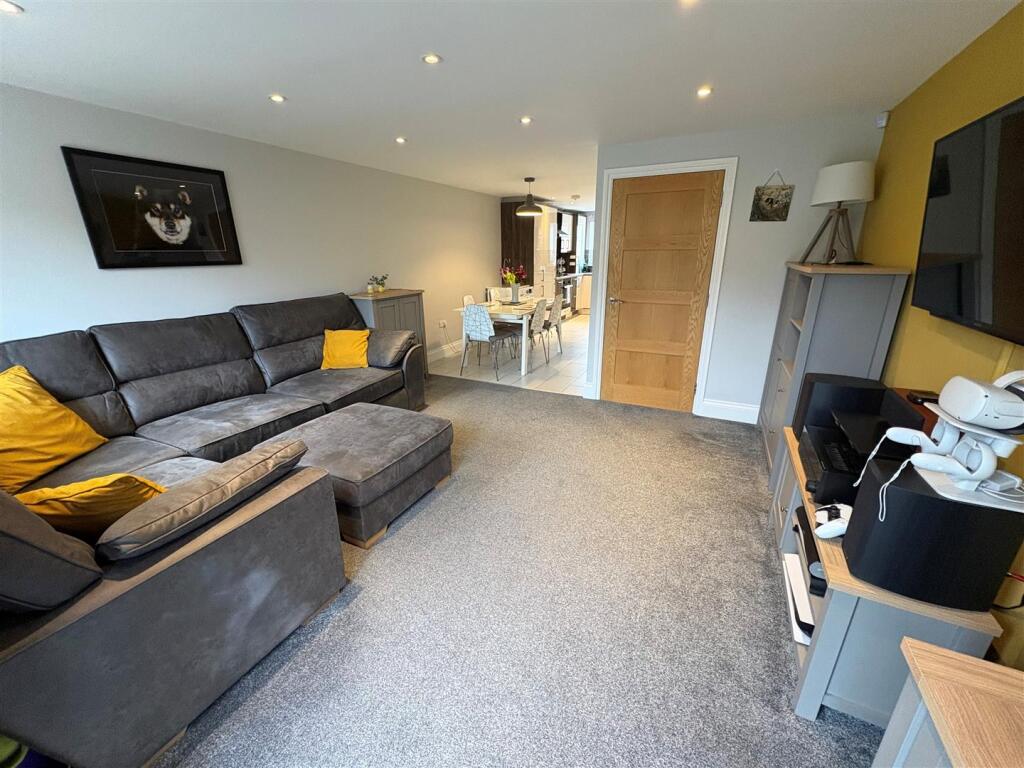 Soaper Court, Wibsey BD6 photo 4