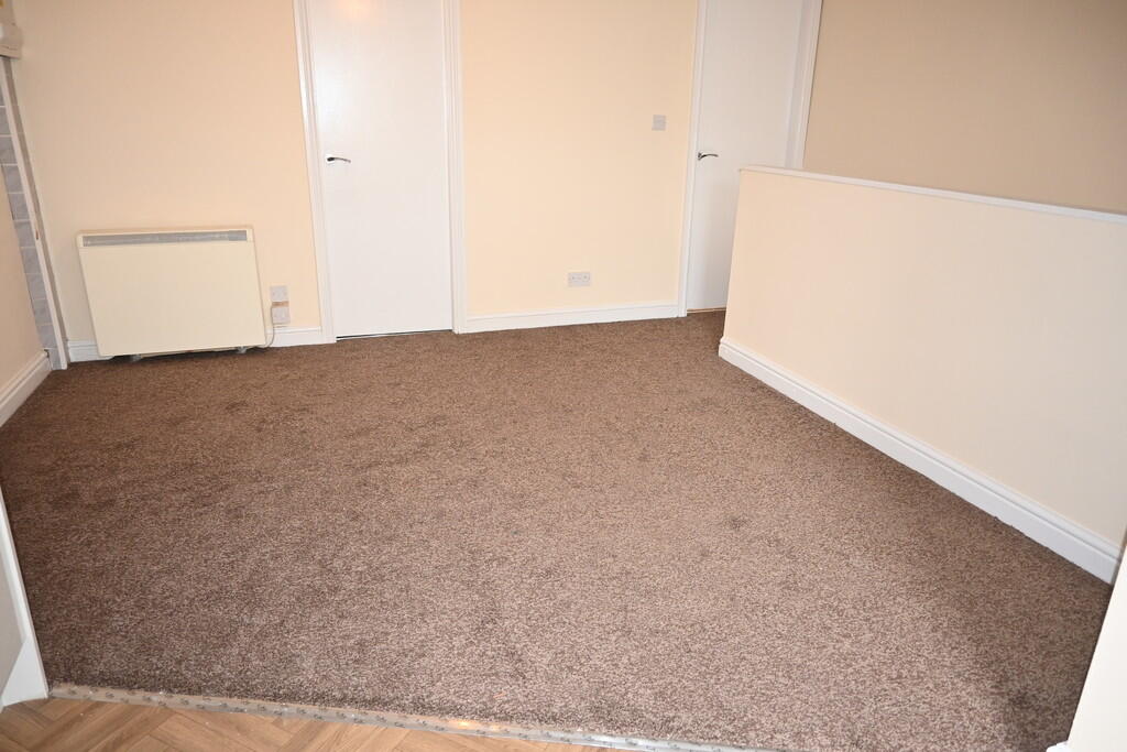 East Parade, Keighley photo 3