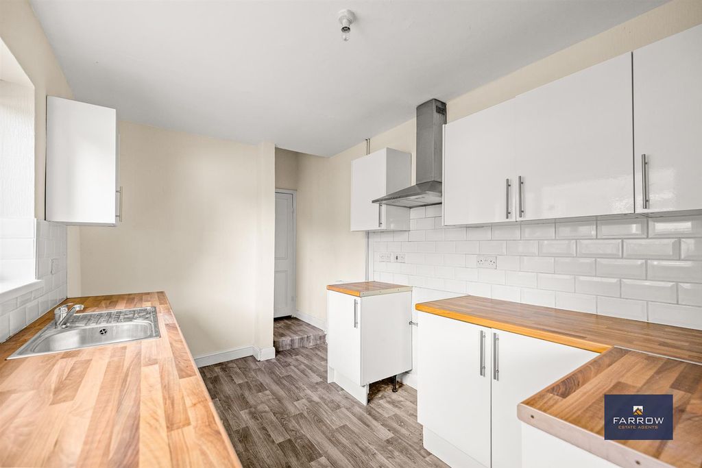 Additional image 3 of 3 bed terraced house for saleWelholme Road, Grimsby DN32