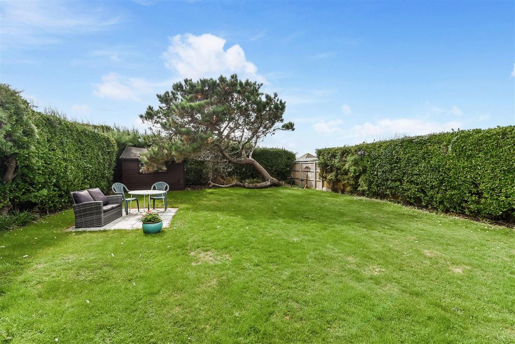 Additional image 5 of 3 bed detached bungalow for saleFarm Road, Bracklesham Bay, Chichester PO20
