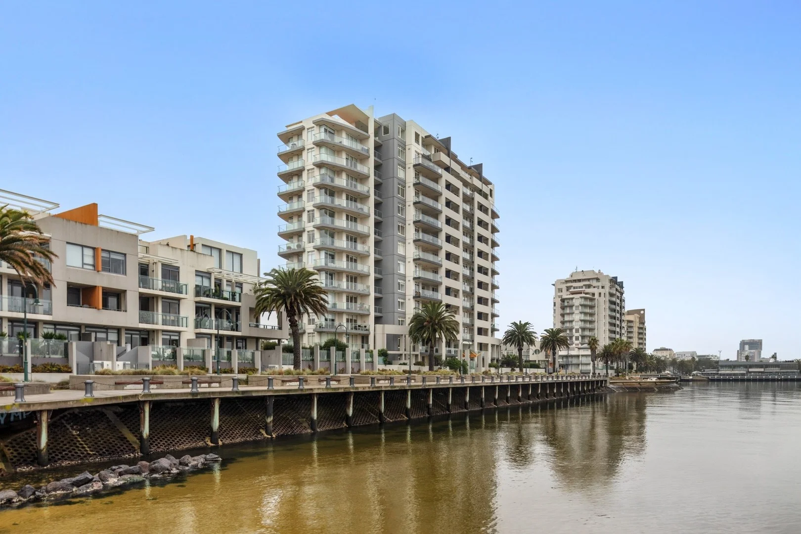 t07/127 Beach Street, Port Melbourne VIC 3207
