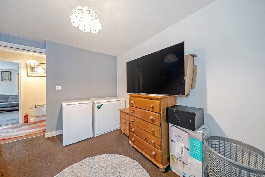 Additional image 3 of 6 bed flat for saleWortley Road, Leeds, West Yorkshire LS12