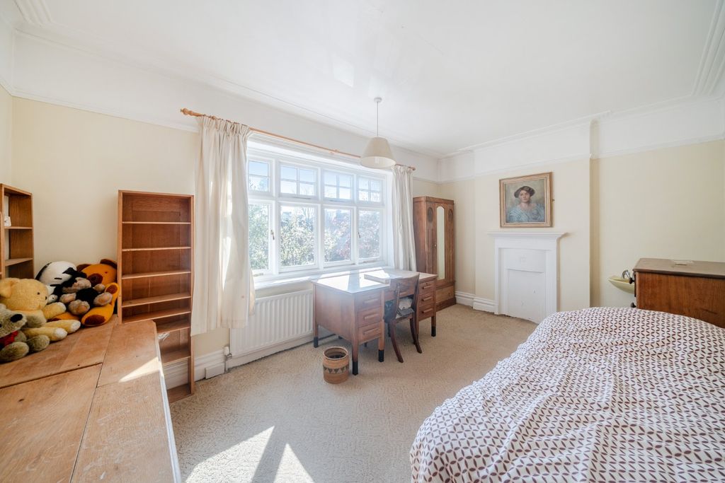 Additional image 11 of 5 bed detached house for saleBlenheim Avenue, Highfield, Southampton, Hampshire SO17