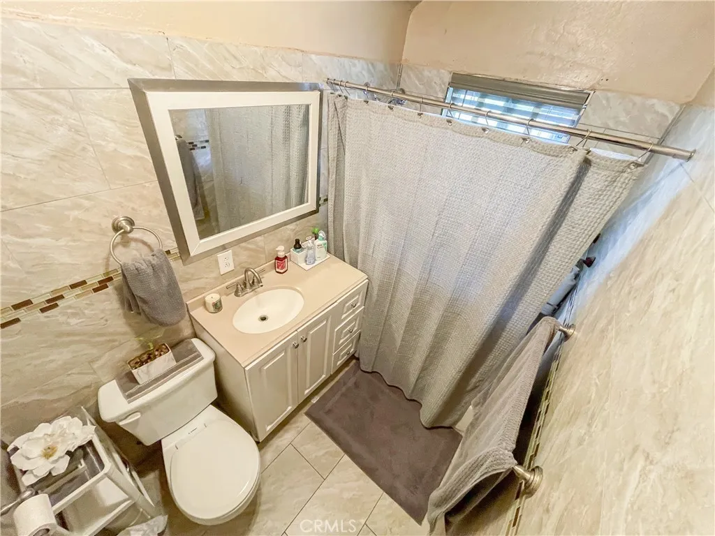 Additional image 37 of 8205 Stanford Ave, Los Angeles, CA 90001