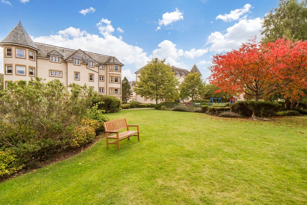 Additional image 4 of 2 bed flat for saleRattray Drive, Edinburgh EH10