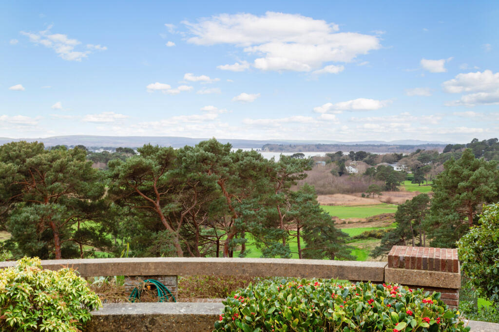 Lilliput Road, Canford Cliffs, Poole, Dorset, BH14