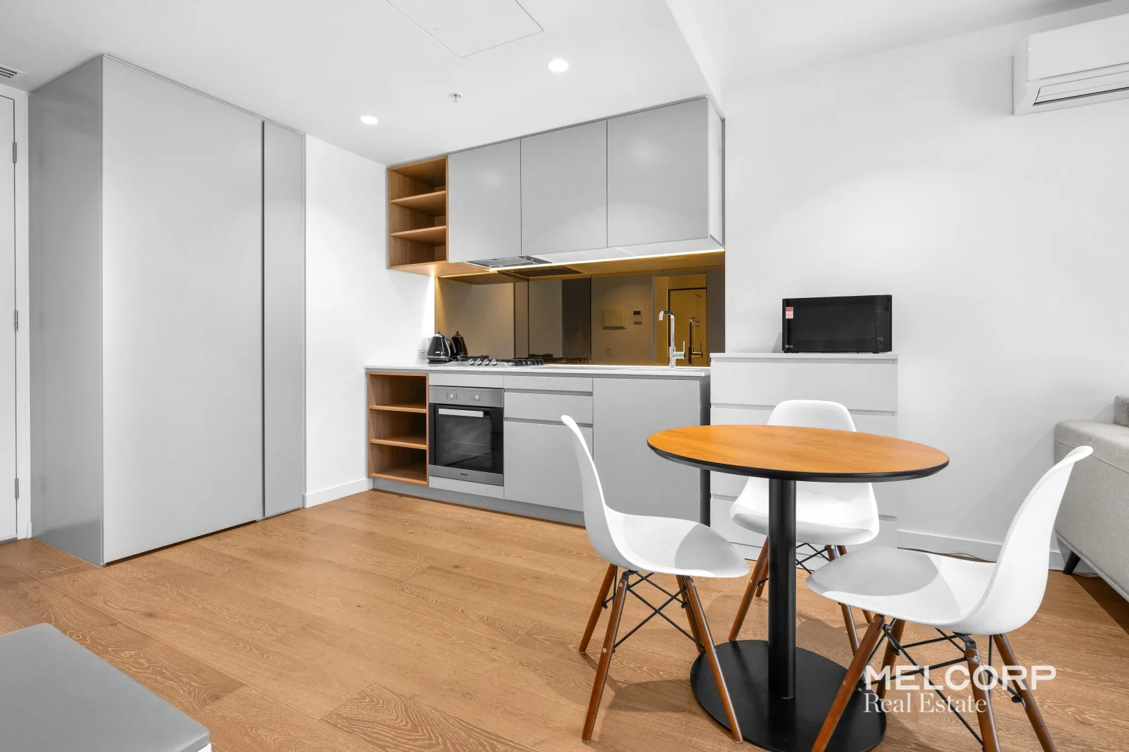 Additional image 3 of 2208/462 Elizabeth Street, Melbourne VIC 3000