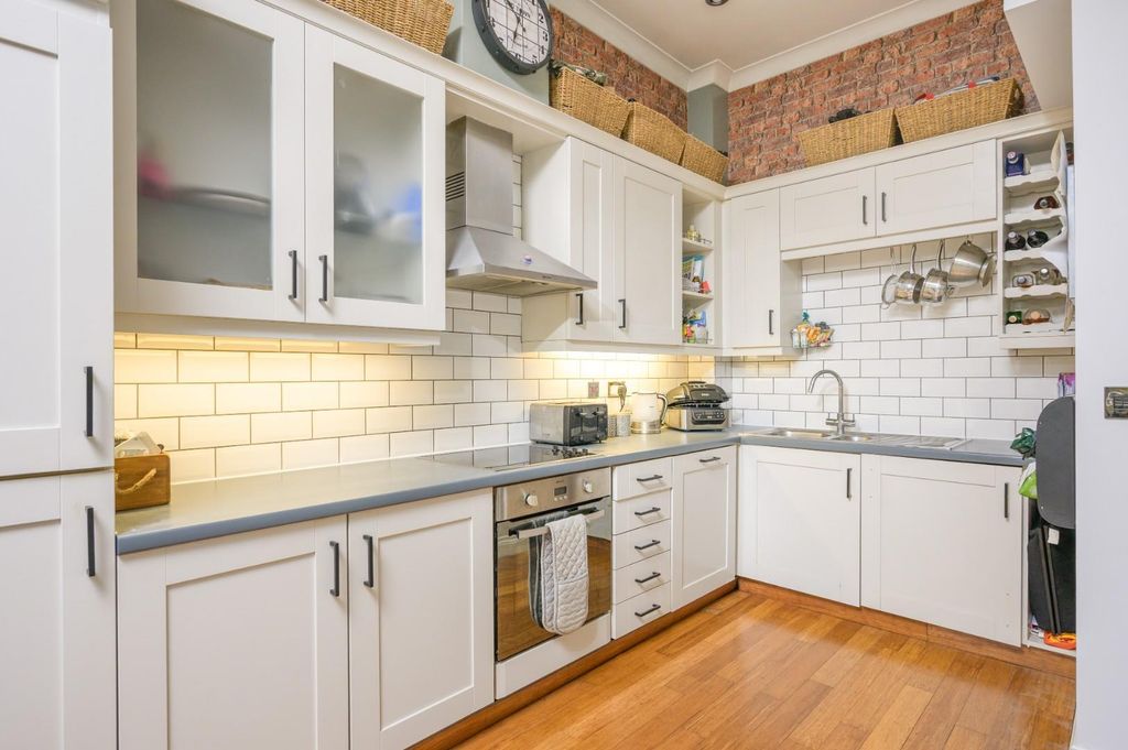 Additional image 8 of 2 bed flat for saleVictoria Bridge Road, Bath BA1
