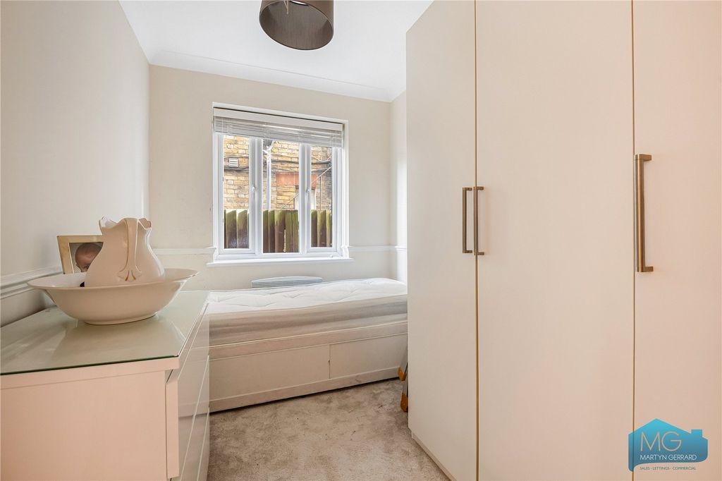 Additional image 13 of 2 bed flat for saleStation Road, New Barnet, Barnet EN5