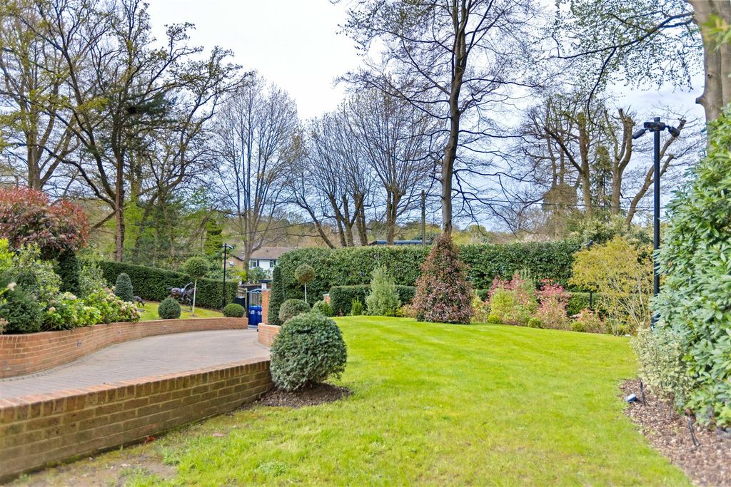 Additional image 38 of 6 bed detached house for saleBurleigh Lane, Ascot SL5