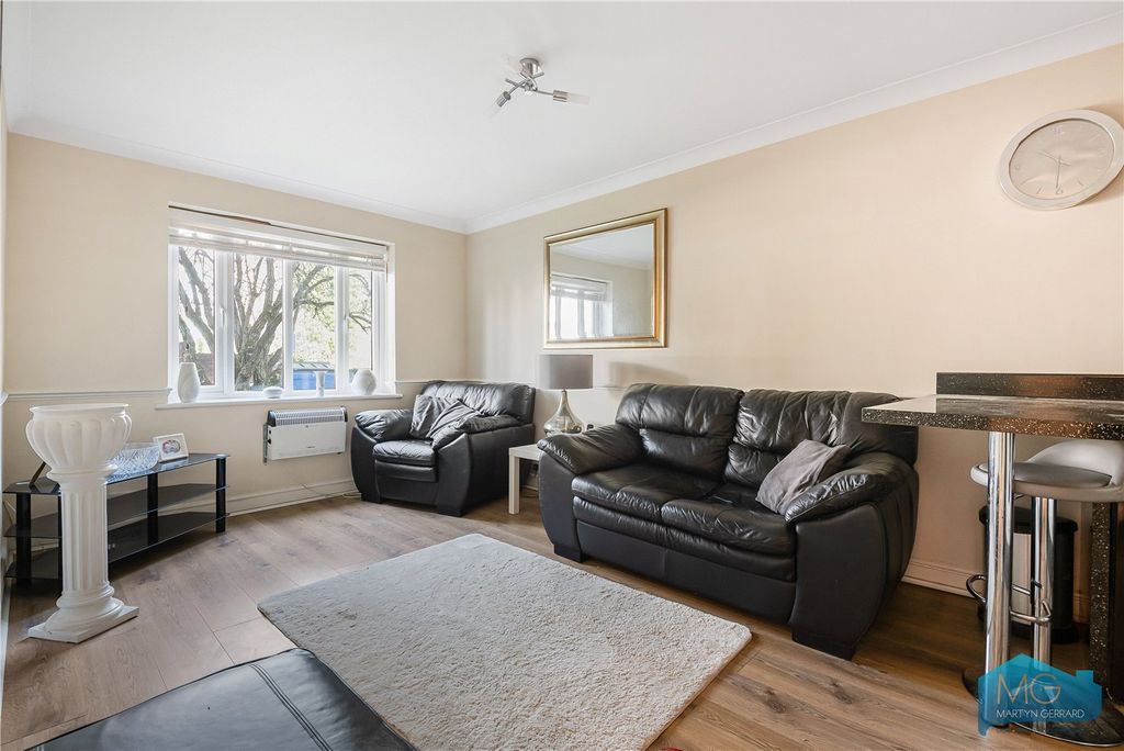 Additional image 2 of 2 bed flat for saleStation Road, New Barnet, Barnet EN5