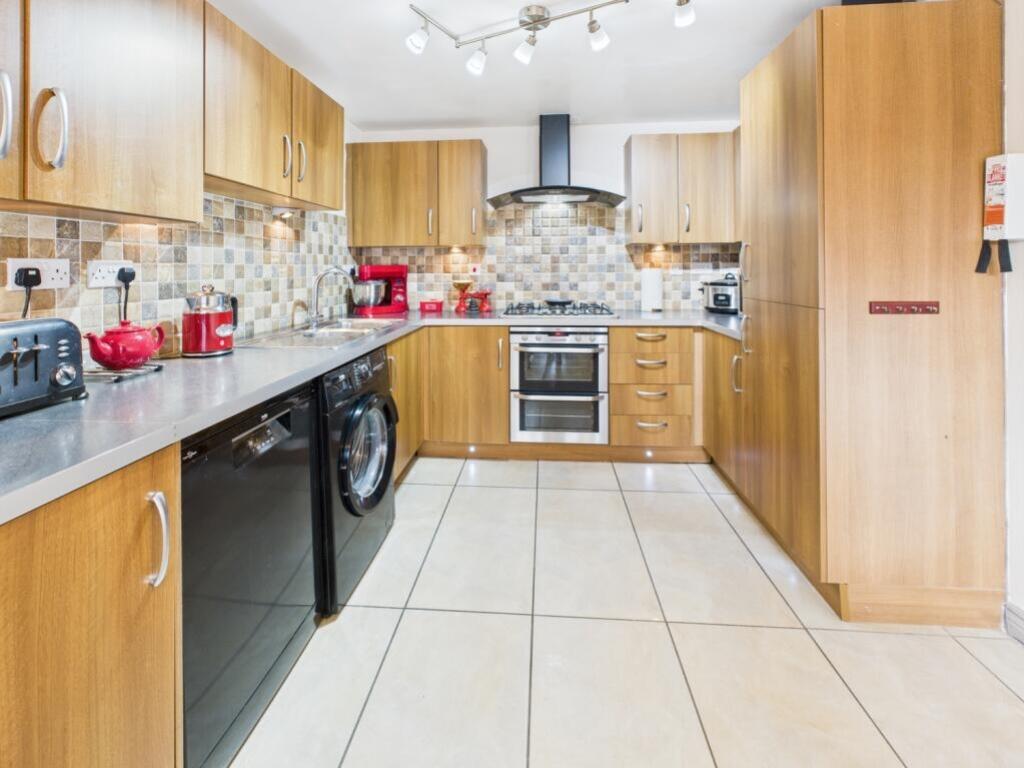 Additional image 6 of 2 Hutton Close, Thornbury, Bradford