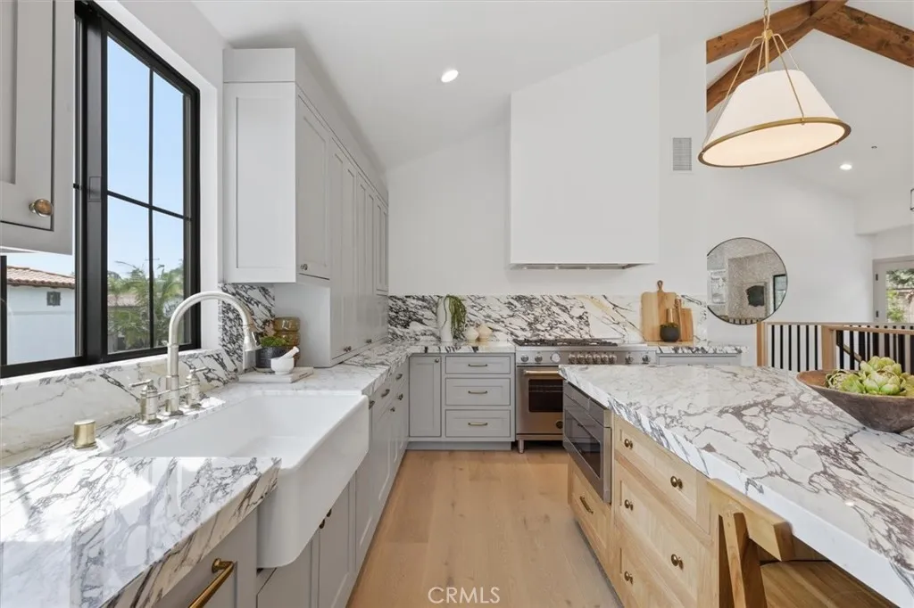 Additional image 8 of 865 10th Street, Manhattan Beach, CA 90266