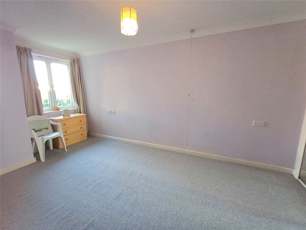 Additional image 7 of 1 bed flat for saleStoneleigh Court, Porthcawl CF36