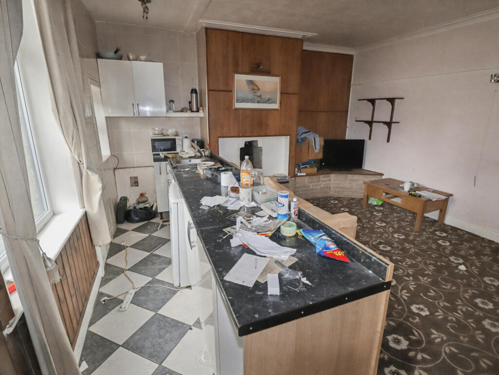 4 Cordingley Street, Bradford BD4 0PP photo 2