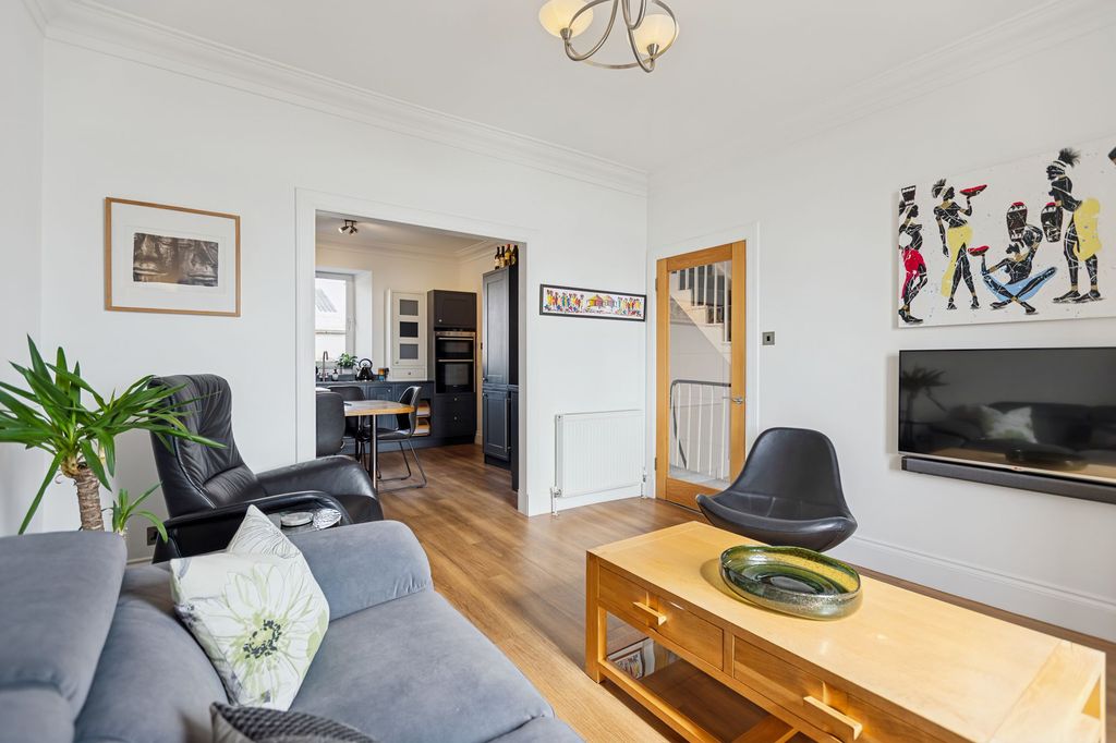 Additional image 7 of 3 bed maisonette for sale80 West Clyde Street, Helensburgh G84