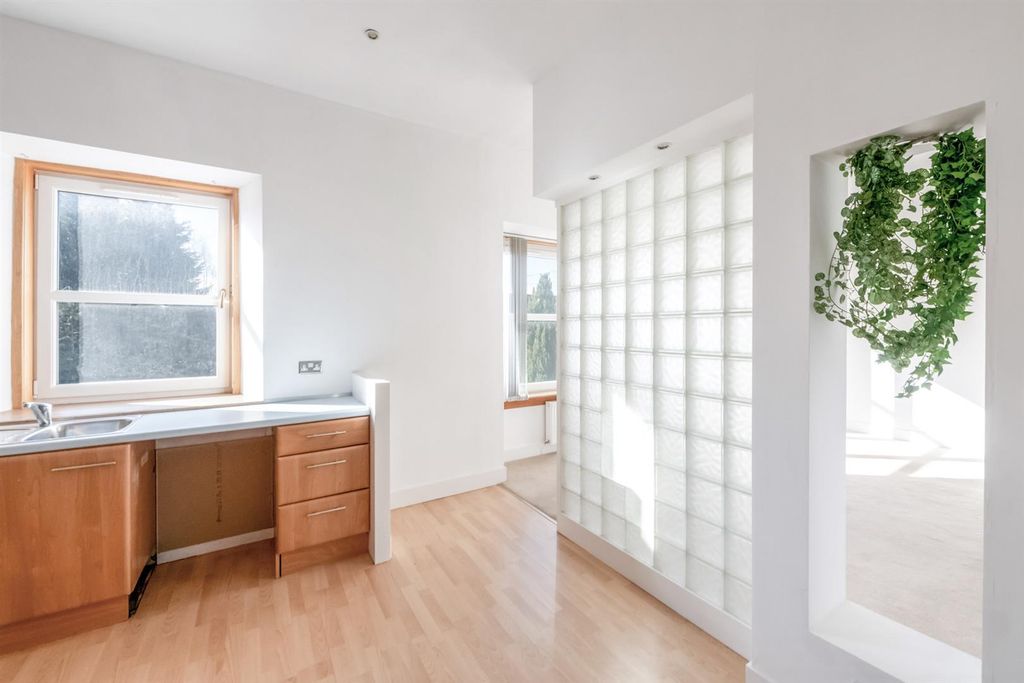 Additional image 6 of 2 bed flat for sale5B Bridge Street, Dollar FK14
