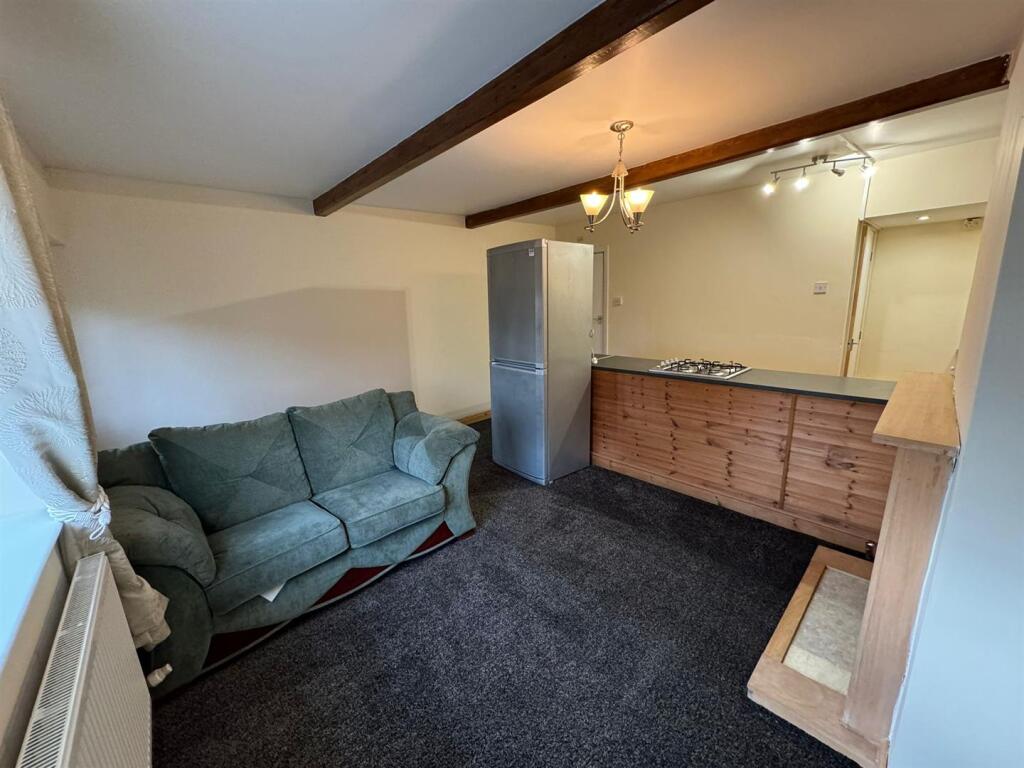 Cutler Heights Lane, Bradford photo 3