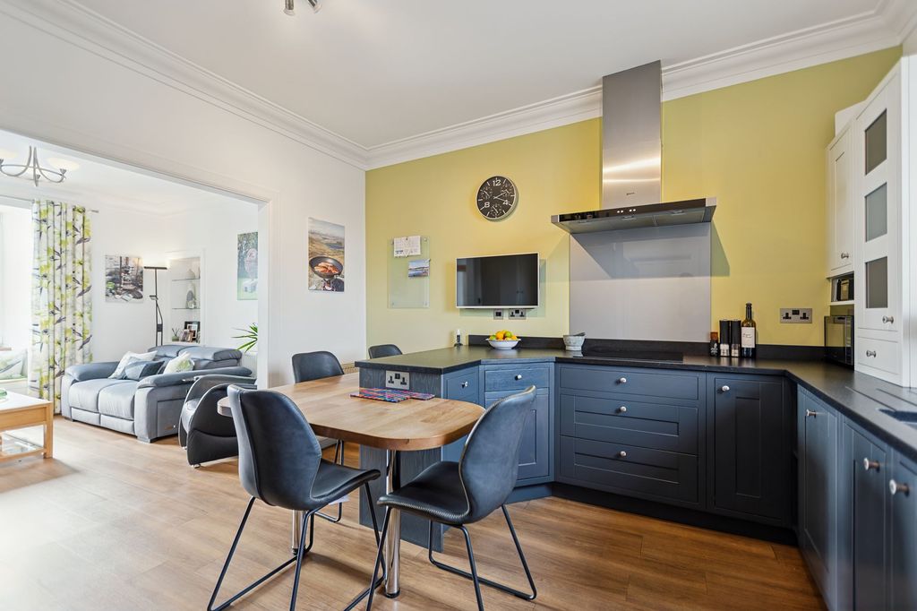 Additional image 3 of 3 bed maisonette for sale80 West Clyde Street, Helensburgh G84