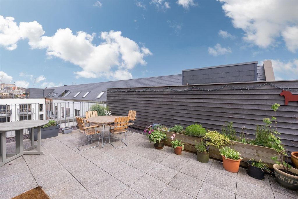 Additional image 3 of 3 bed flat for saleRope Walk, Hope Quay Rope Walk BS1