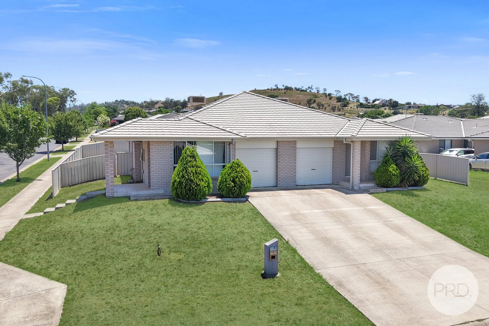 1A Lake Pl, Tamworth NSW 2340