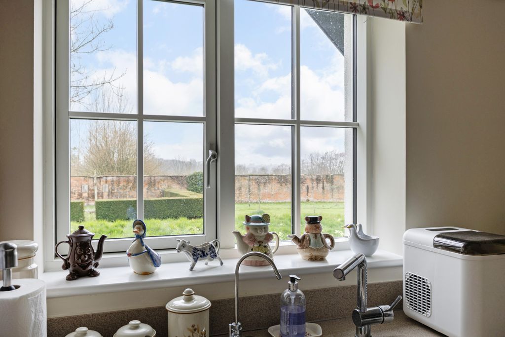 Additional image 5 of 2 bed flat for saleTempleton Road, Hungerford RG17