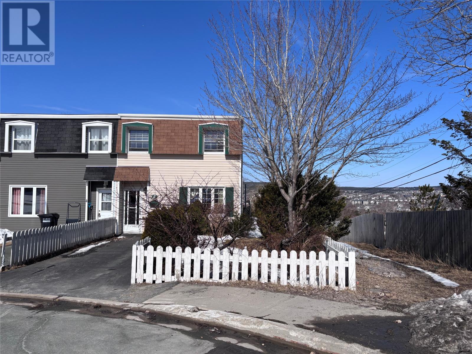 2 Mooney Crescent
