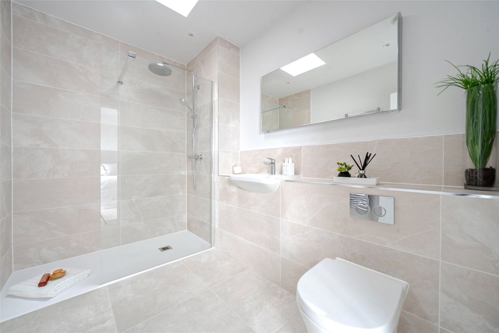 Additional image 16 of 2 bed flat for saleApartment 19 - Penthouse, 109 - 111 Bath Road, Cheltenham, Gloucestershire GL53