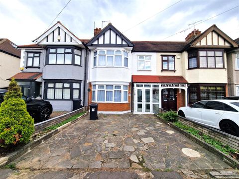 Spearpoint Gardens, Aldborough Road North, Ilford IG2