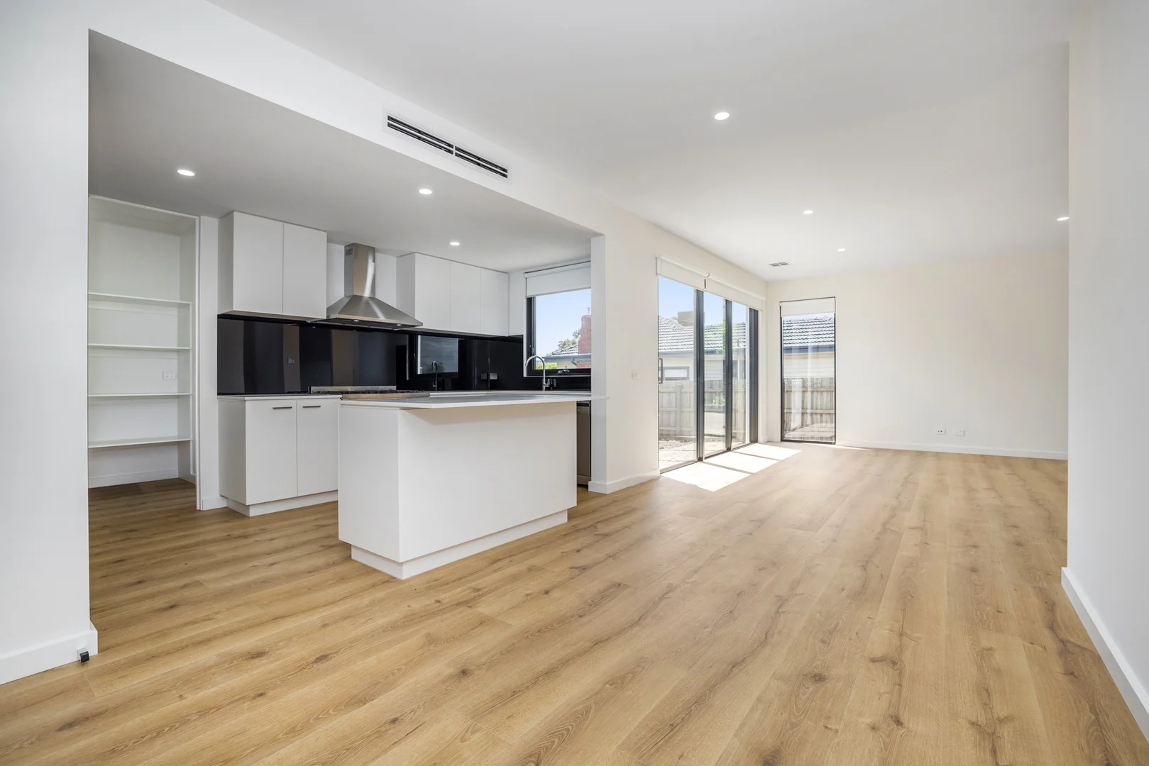 Additional image 2 of 2/86 Stanley Avenue, Mount Waverley VIC 3149