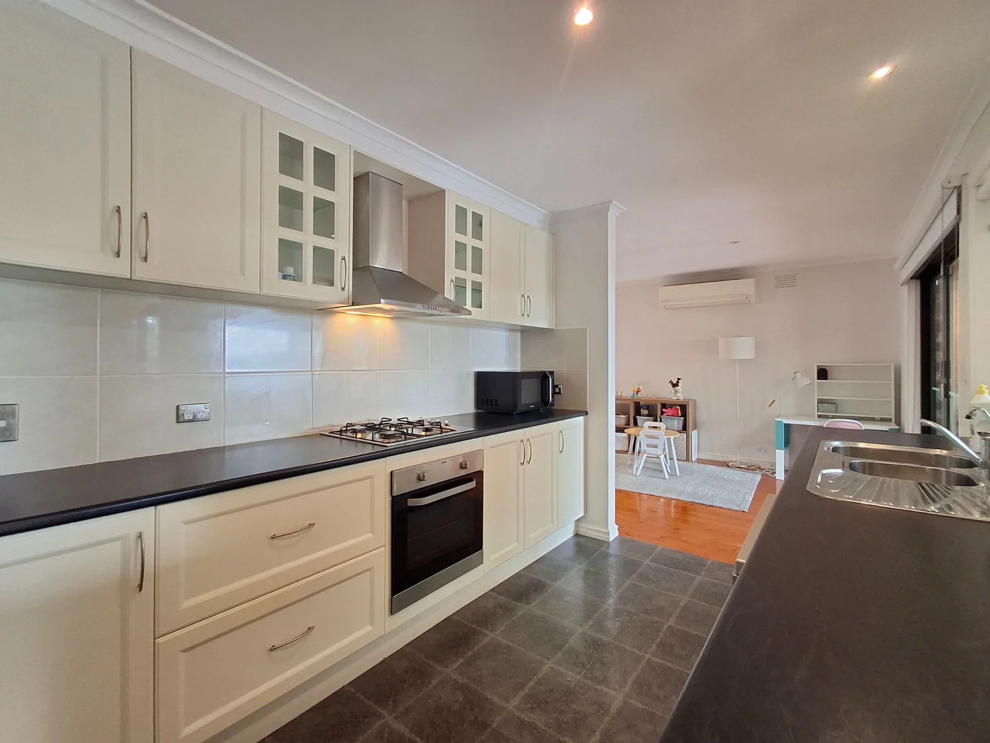 Additional image 4 of 3 Warburton Court, Endeavour Hills VIC 3802