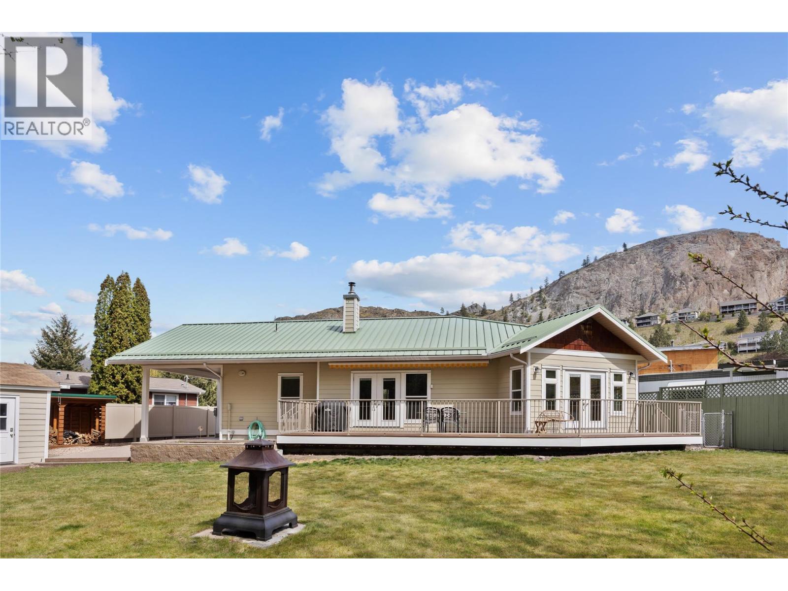 4633 Peach Crescent