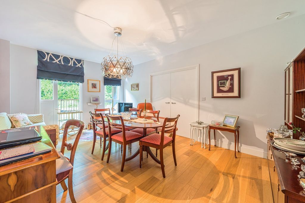 Additional image 13 of 3 bed flat for saleCliveden Gages, Taplow, Buckinghamshire SL6