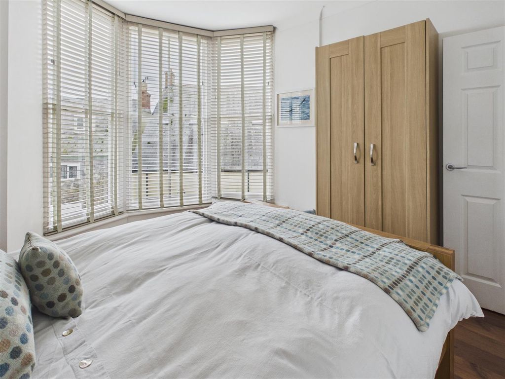 Additional image 11 of 3 bed flat for saleYork House, Tudor Square, Tenby SA70