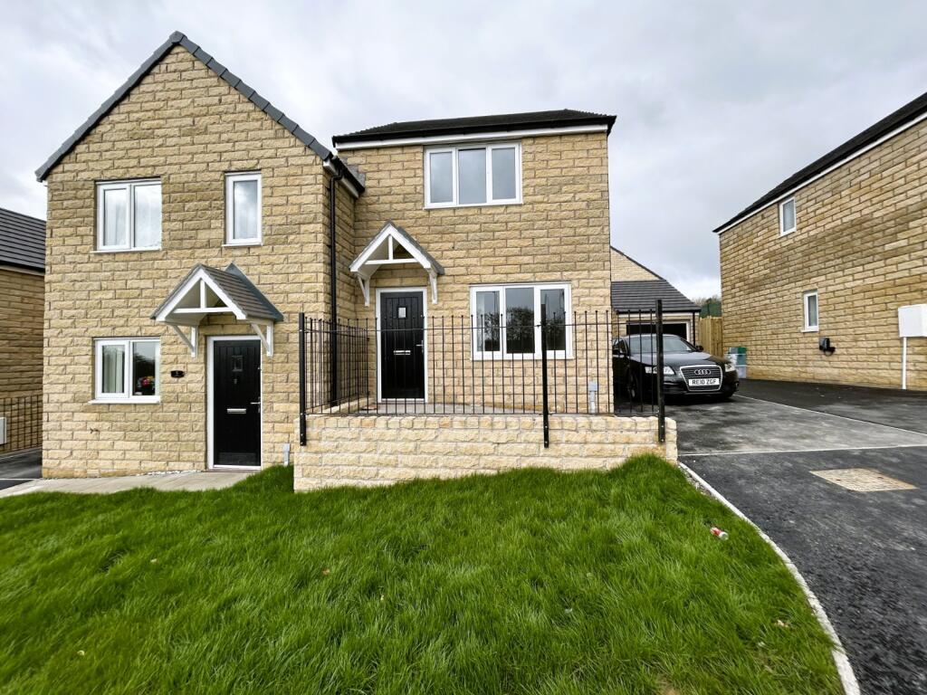Charles Pit Road, Bradford, BD4