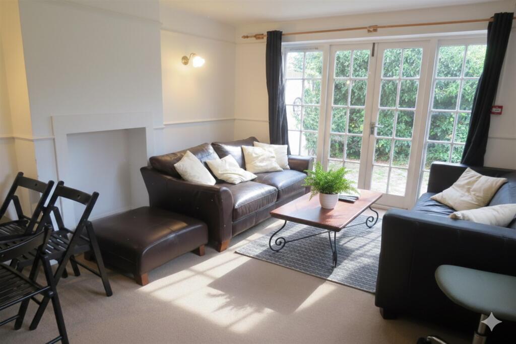 Priestley Road, BH10 photo 2