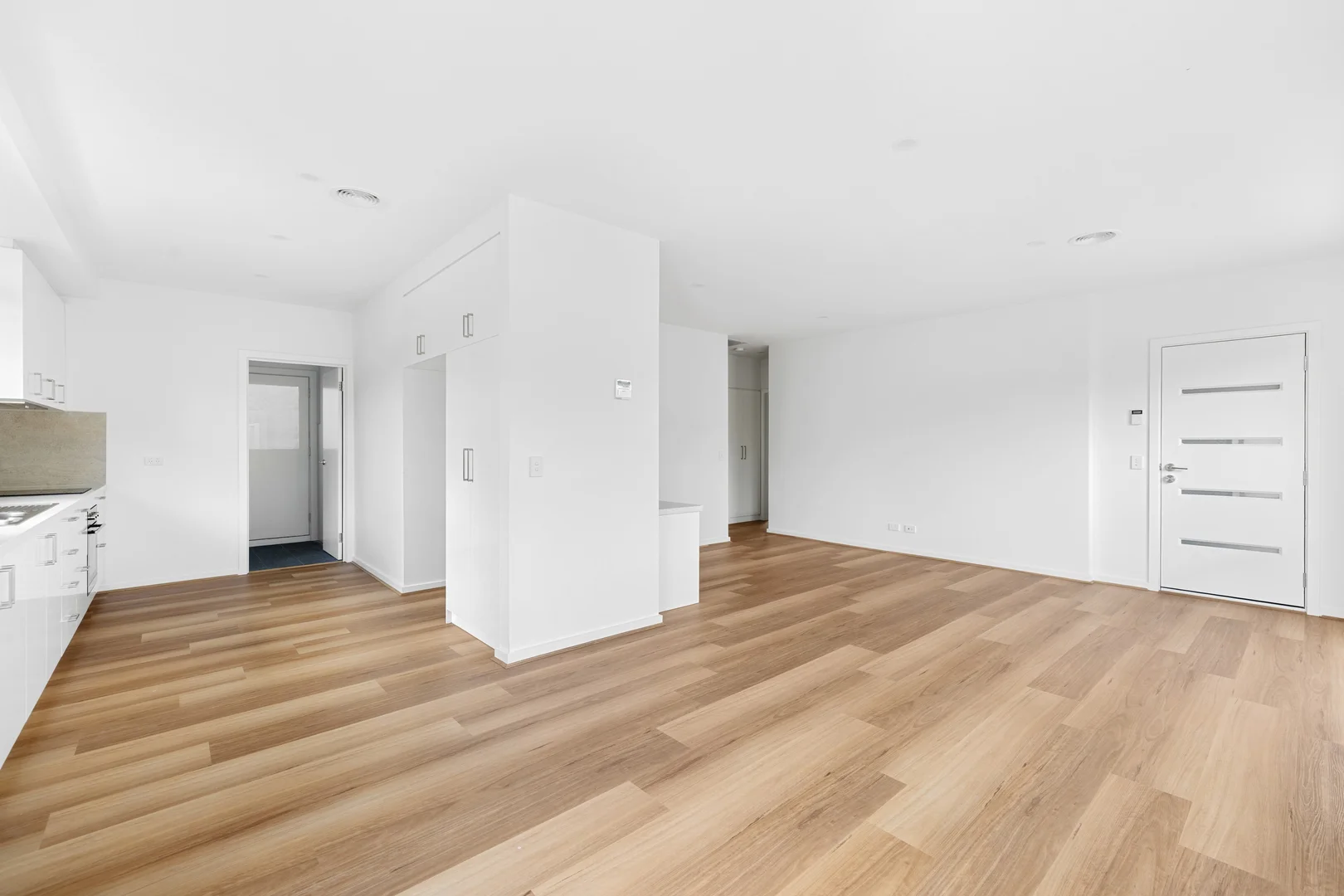 2/130 Wright Street, Sunshine VIC 3020 photo 3