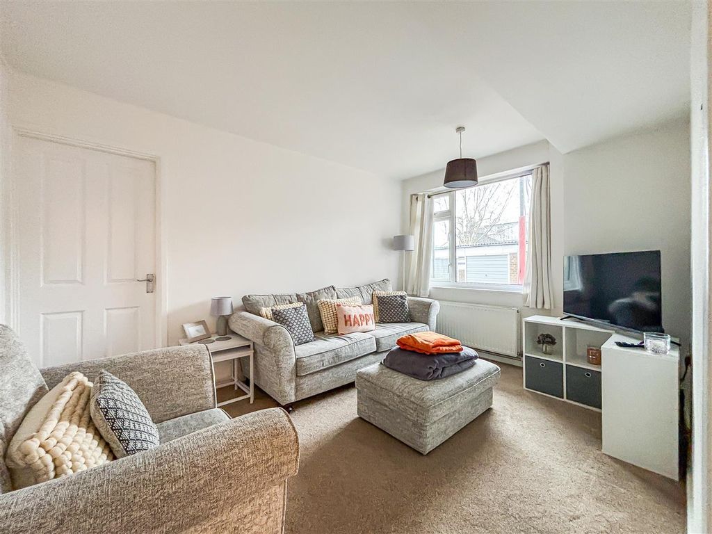 Additional image 6 of 1 bed flat for saleGrand Drive, Leigh-On-Sea SS9